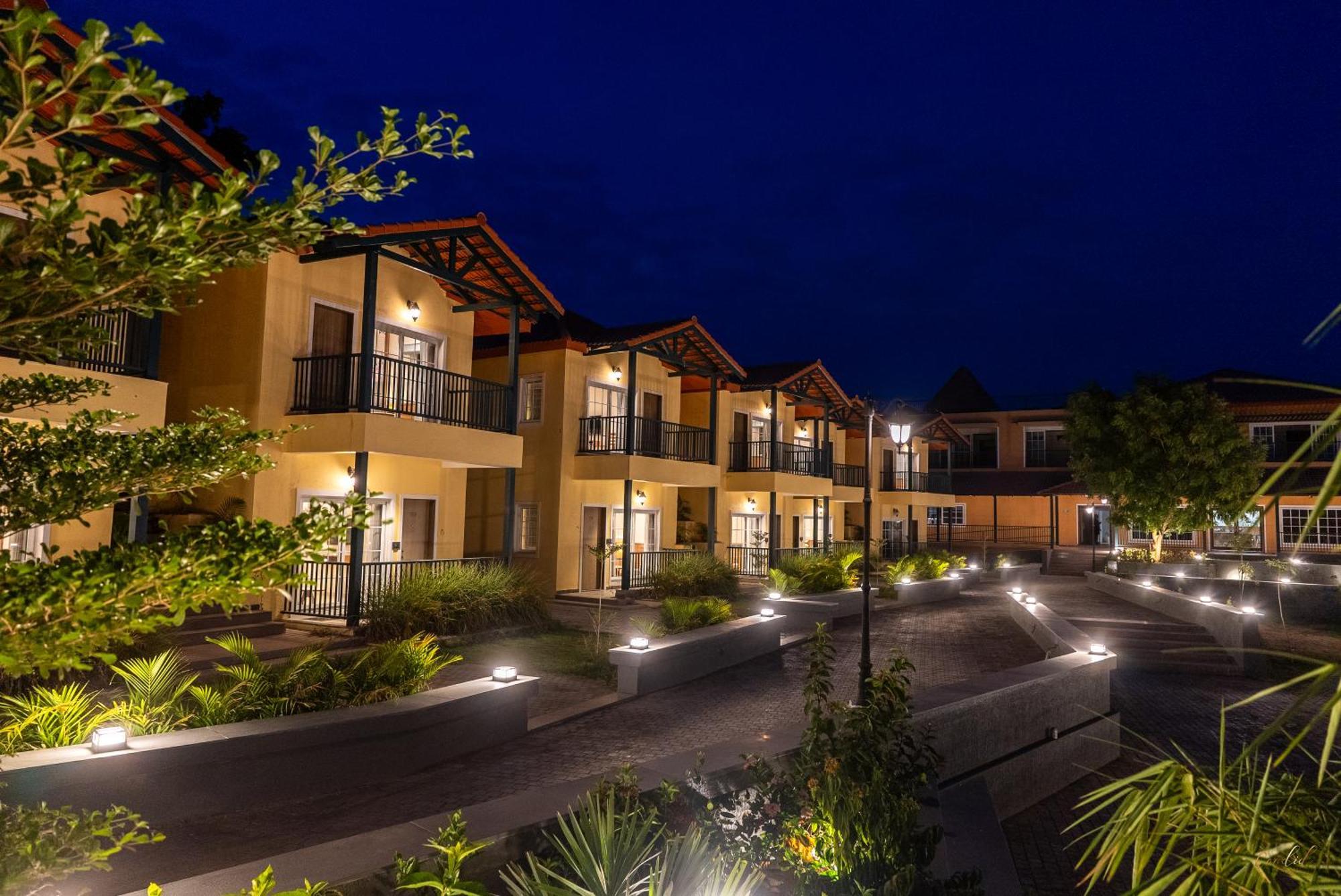 The Fern Wisteria Resort, Dhari מראה חיצוני תמונה